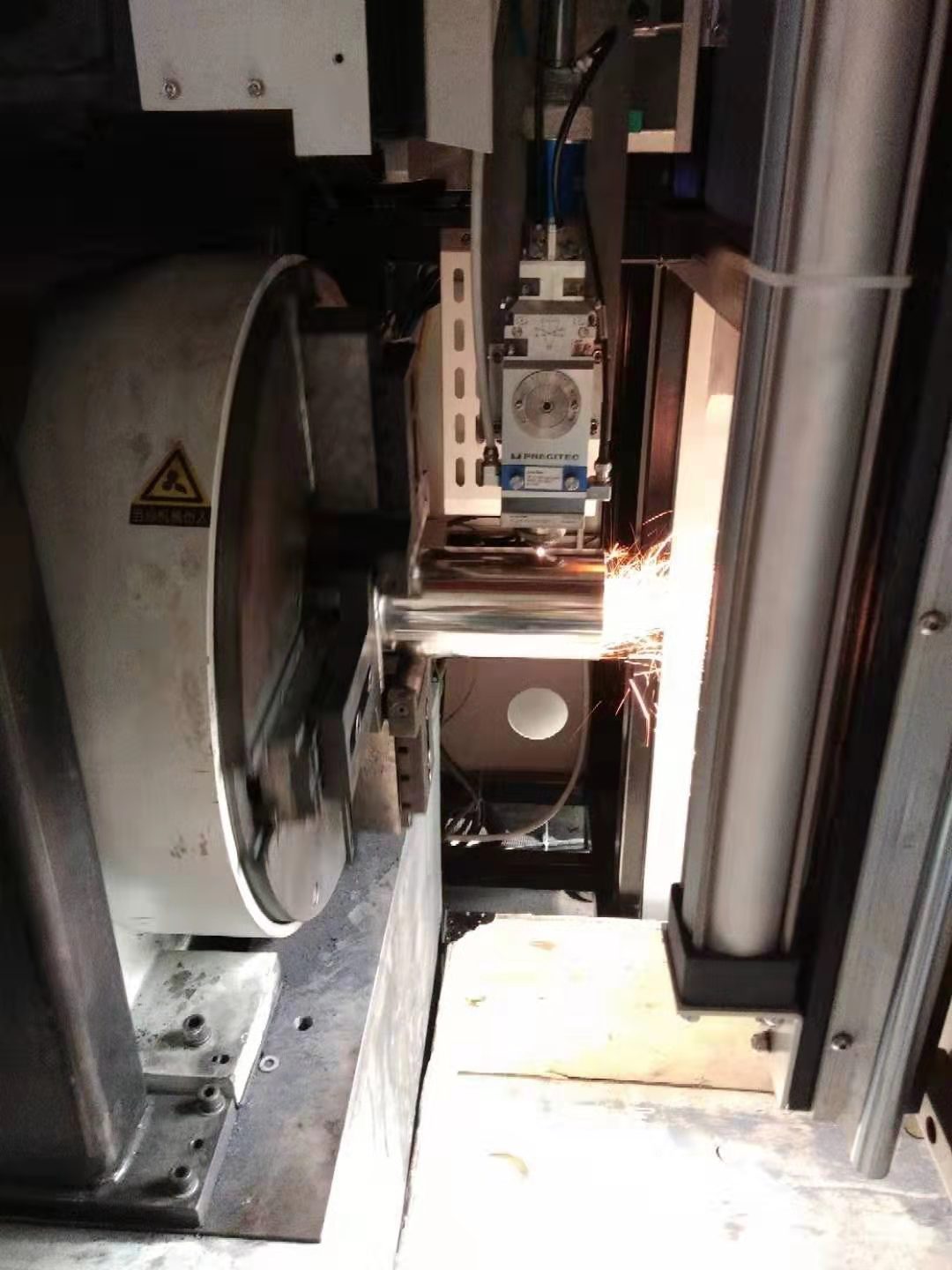 激光切管卡盤應(yīng)用現(xiàn)場(chǎng)